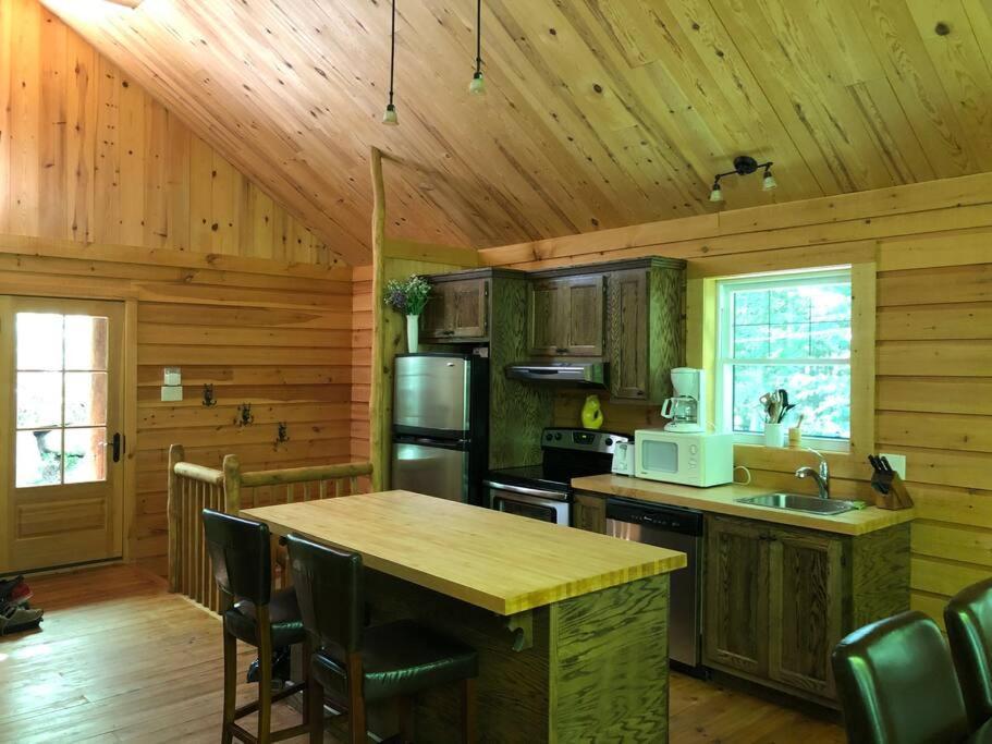 Quiet, Cozy And Comfortable Chalet Val-des-Lacs Exterior foto
